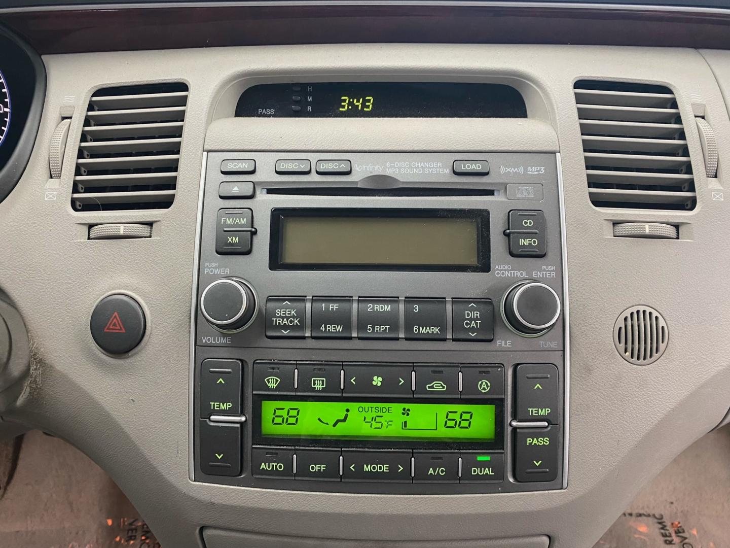 2007 SILVER /Tan Hyundai Azera AWD (KMHFC46F27A) with an 2.4L L4 DOHC 16V engine, 4-Speed Automatic Overdrive transmission, located at 533 S West End Blvd., Quakertown, PA, 18951, (877) 257-4995, 40.343994, -75.303604 - INCLUDED IN THE SALE PRICE OF EVERY VEHICLE: 48 Hour Money Back Guarantee 6 Month - 6,000 Mile Warranty Brand New PA State Inspection & Emission $10 Oil Changes for the Life of the Loan Complete CARFAX - Photo#7
